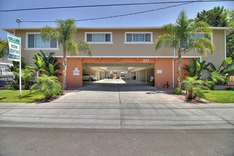 the building where the motel is located