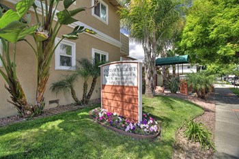 430 E Maude Avenue 2 Beds Apartment for Rent - Photo Gallery 2