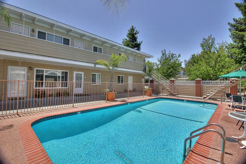 959 Rich Avenue Studio-1 Bed Apartment, Affordable for Rent - Photo Gallery