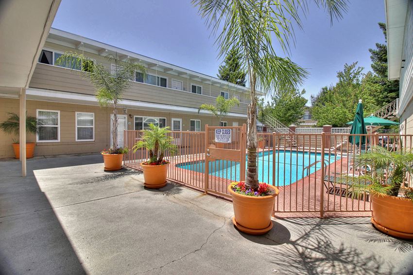 959 Rich Avenue Studio-1 Bed Apartment, Affordable for Rent - Photo Gallery