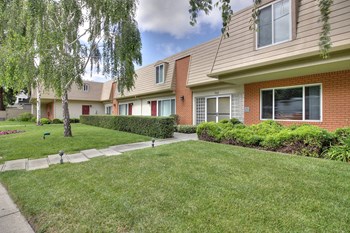 front grass front property entry grass at St. Croix, Mountain View, CA - Photo Gallery 2