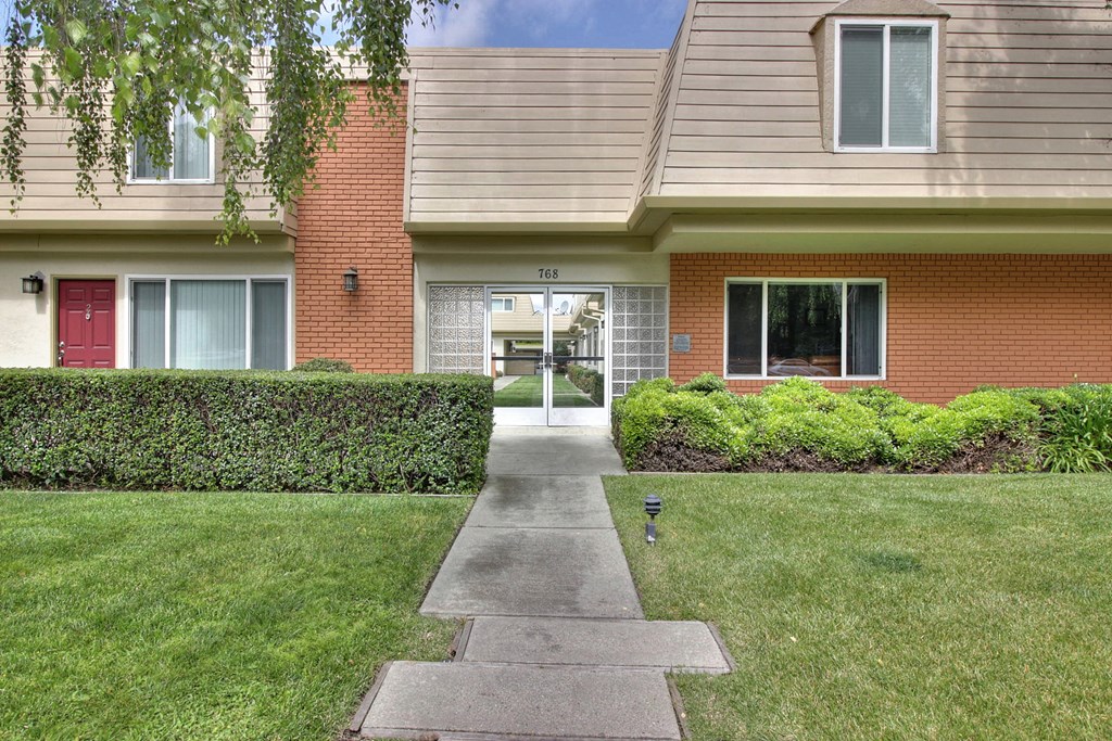 Front Property Entry at St. Croix, Mountain View, CA