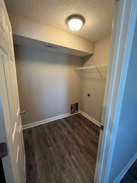 281 Audley Avenue 2 Beds Apartment for Rent - Photo Gallery 2