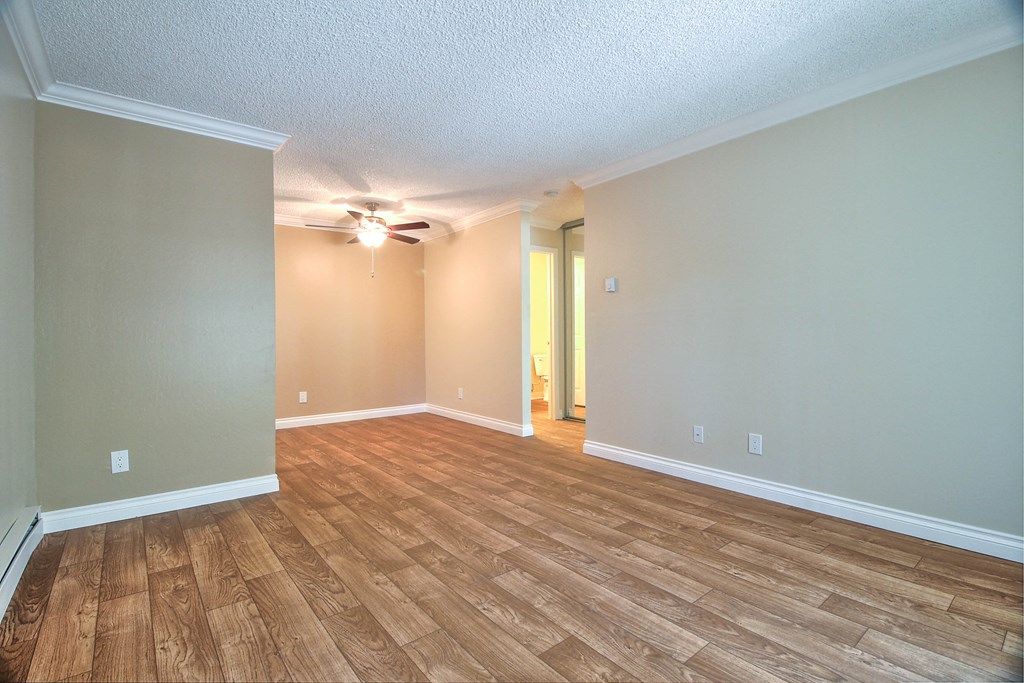 High-Ceilings at Sunnyvale Town Center, Sunnyvale, CA