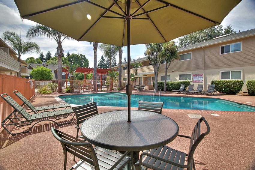565 Willow Road 1 Bed Apartment for Rent - Photo Gallery