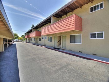 1565 Monroe Street 1-2 Beds Apartment for Rent - Photo Gallery 4