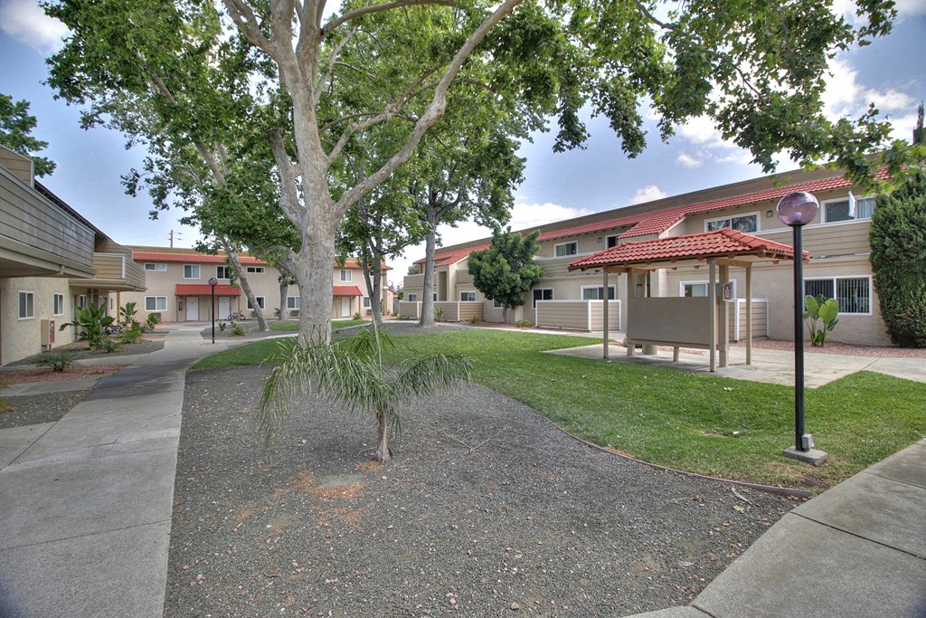 Courtyard View at Casa Alberta Apartments, California, 94087
