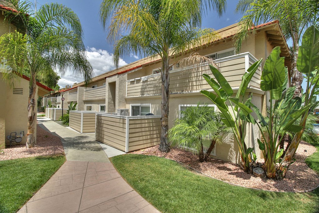 Walking Path at Casa Alberta Apartments, Sunnyvale