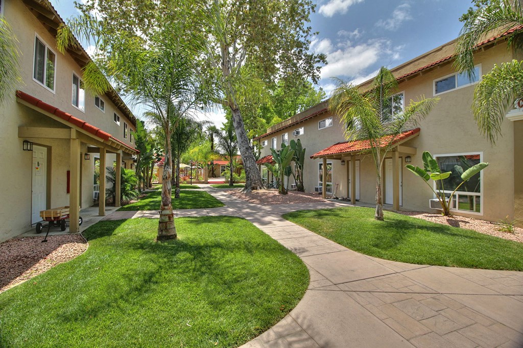 Green Space Walking Trail at Casa Alberta Apartments, California