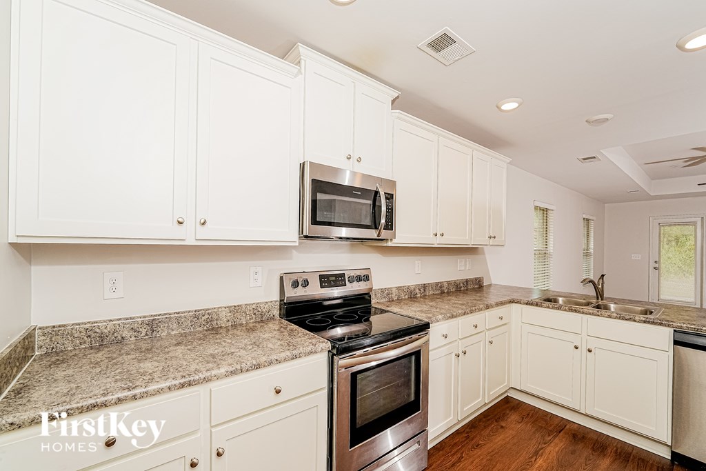 265 BLACK CREEK TRAIL 3 Beds House for Rent - Photo Gallery 8