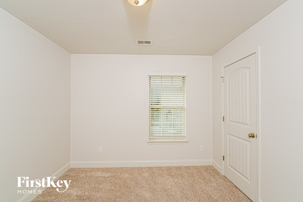 265 BLACK CREEK TRAIL 3 Beds House for Rent - Photo Gallery 15