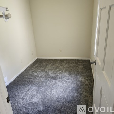 110 Niagara St 3 Beds Apartment for Rent