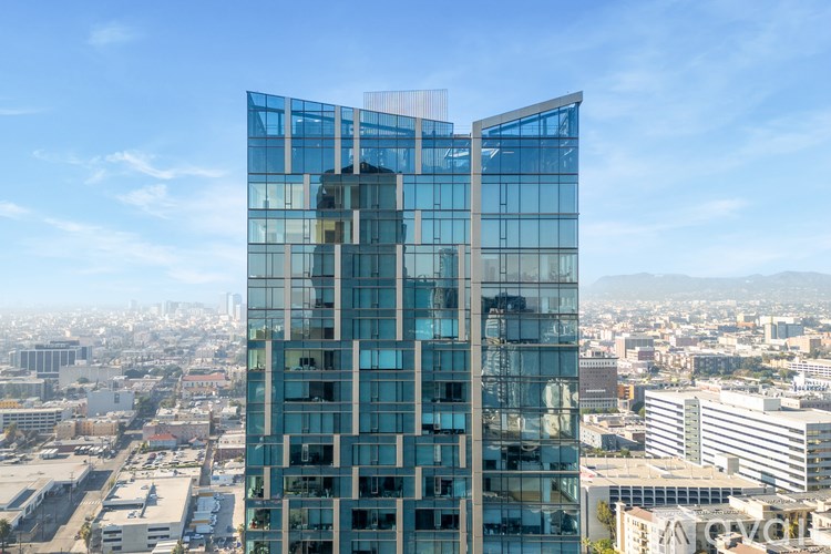 Source URL: https://prod-avail.s3.amazonaws.com/public_images/41517446/listing/DJI_0806_copy.jpg