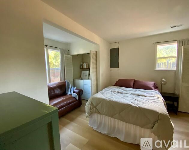 Source URL: https://prod-avail.s3.amazonaws.com/public_images/41505538/listing/1000028159.jpg