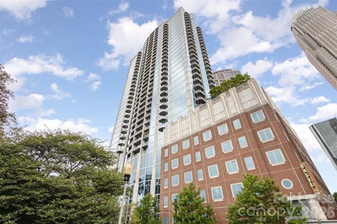 #1302 2 Beds Apartment for Rent