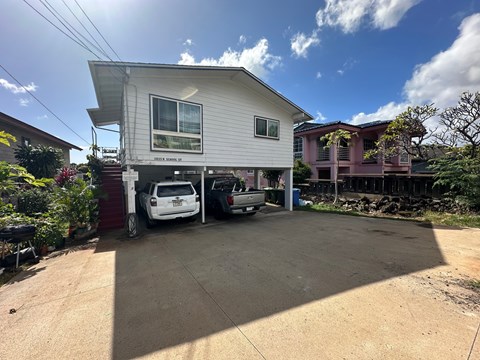 1035 N School Street 3 Beds Apartment for Rent