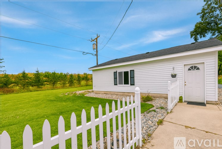 Source URL: https://prod-avail.s3.amazonaws.com/public_images/41504281/listing/25.png