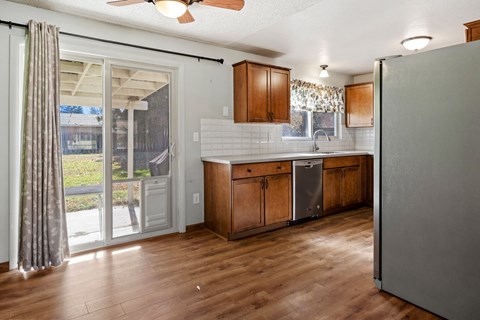 485 Ridgeway Drive 3 Beds House for Rent - Photo Gallery 10