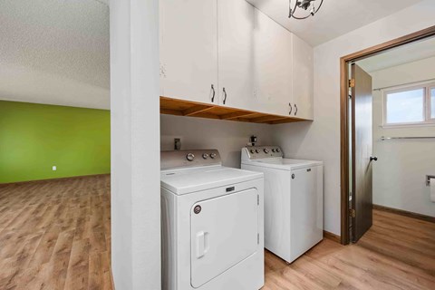 485 Ridgeway Drive 3 Beds House for Rent - Photo Gallery 2