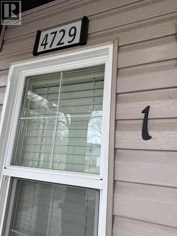 A house number 3 is displayed on the front of the house.