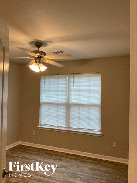 298 Greentree Trail 3 Beds House for Rent - Photo Gallery 6