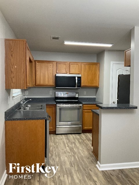 298 Greentree Trail 3 Beds House for Rent - Photo Gallery 4