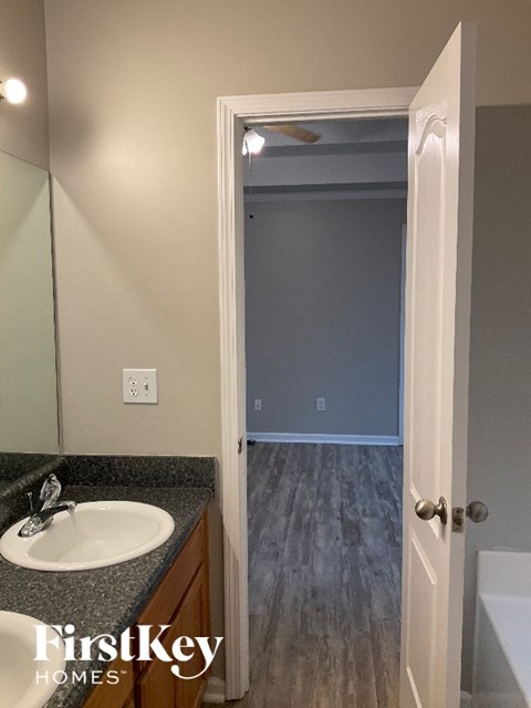 298 Greentree Trail 3 Beds House for Rent - Photo Gallery 10