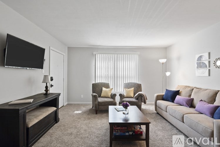 Source URL: https://prod-avail.s3.amazonaws.com/public_images/32770657/listing/DSC_7057_2022-01-01_08_22_21.jpg