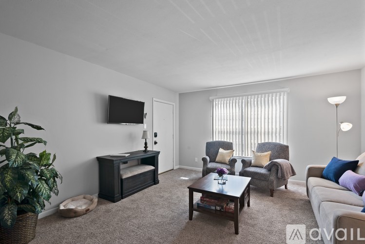 Source URL: https://prod-avail.s3.amazonaws.com/public_images/32770659/listing/DSC_7053_2022-01-01_09_16_42.jpg