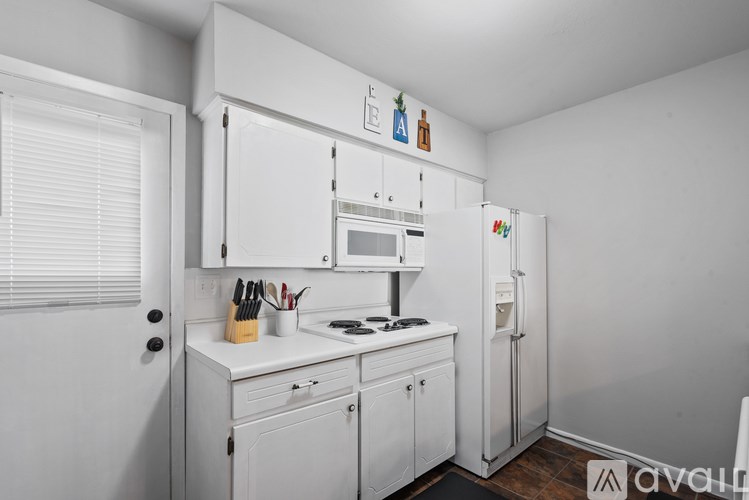 Source URL: https://prod-avail.s3.amazonaws.com/public_images/32770669/listing/DSC_7072_2022-01-01_08_18_42.jpg