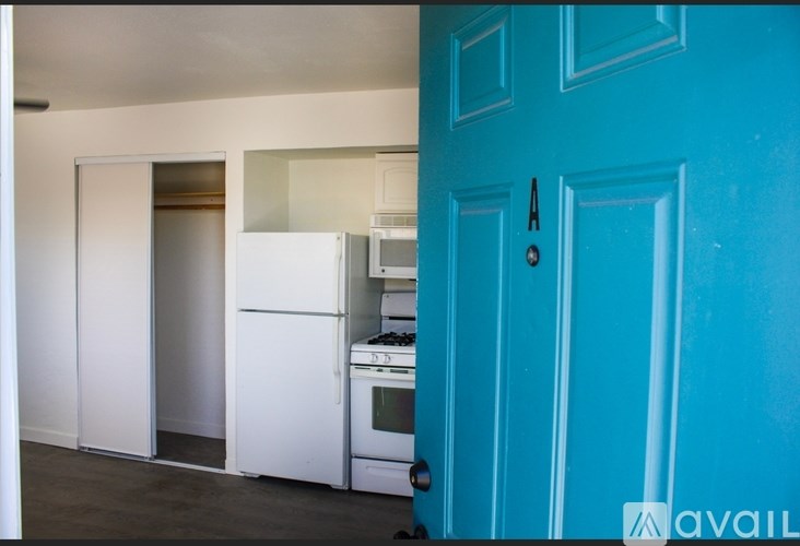 Source URL: https://prod-avail.s3.amazonaws.com/public_images/30176175/listing/6D80CE55-6F58-4A61-9B7E-93759E50DE4A.jpeg