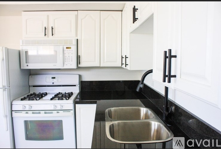 Source URL: https://prod-avail.s3.amazonaws.com/public_images/30176174/listing/FD6714B9-6416-4055-BD72-BBFE99D042AA.jpeg