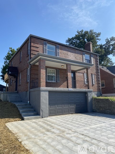 Source URL: https://prod-avail.s3.amazonaws.com/public_images/31181720/listing/2A660A23-5AB9-46F4-81B7-4AB7F4889837.jpeg