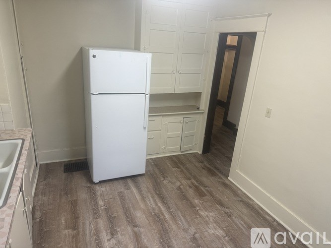 Source URL: https://prod-avail.s3.amazonaws.com/public_images/38083714/listing/IMG_2422.JPG