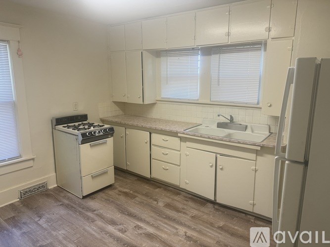 Source URL: https://prod-avail.s3.amazonaws.com/public_images/38083716/listing/IMG_2420.JPG