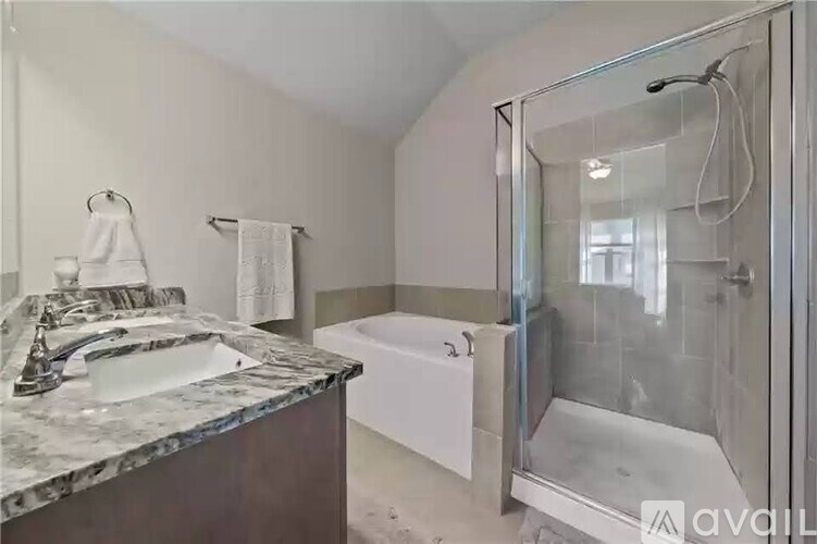 Source URL: https://prod-avail.s3.amazonaws.com/public_images/41503709/listing/Fallbrook_owners_bath.jpg