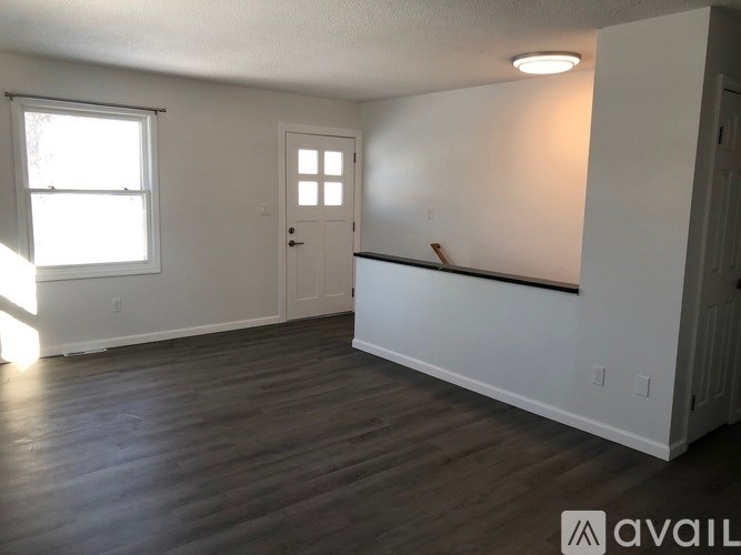Source URL: https://prod-avail.s3.amazonaws.com/public_images/32835659/listing/Living_room_empty.JPG