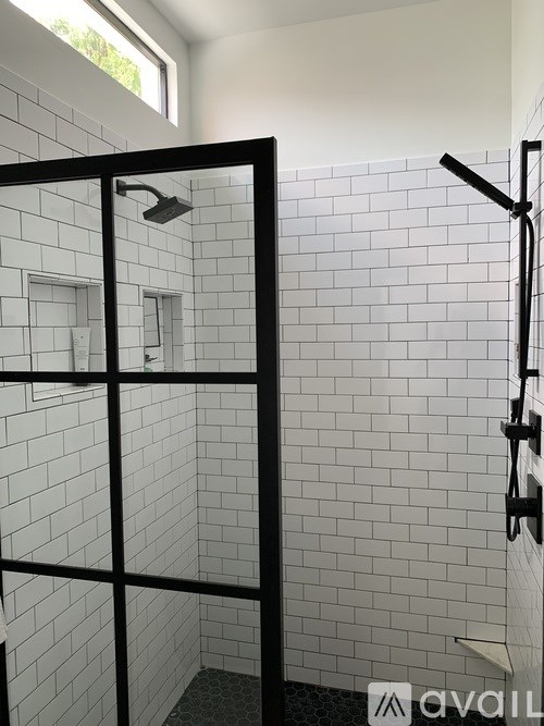 Source URL: https://prod-avail.s3.amazonaws.com/public_images/32474649/listing/IMG_7640.jpg