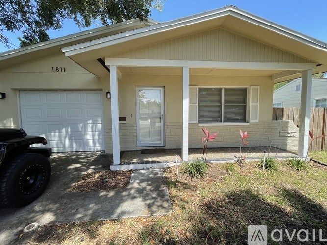 Source URL: https://prod-avail.s3.amazonaws.com/public_images/32323766/listing/IMG_2119.jpg