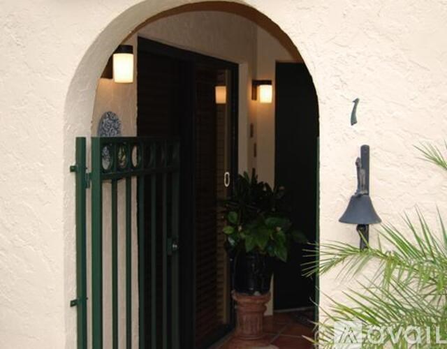 Source URL: https://prod-avail.s3.amazonaws.com/public_images/33156609/listing/DE0A4B4D-9749-455B-9F25-AF146DE60F53.jpeg