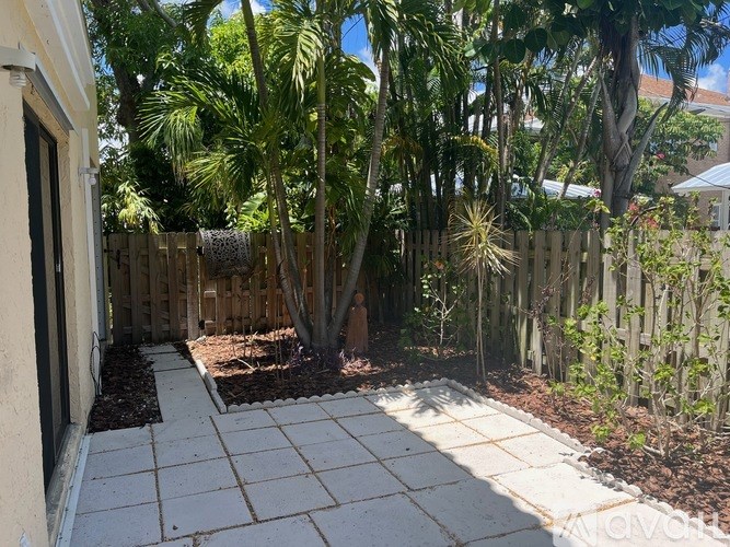 Source URL: https://prod-avail.s3.amazonaws.com/public_images/33156495/listing/810A6ED0-B9CC-4C7E-A552-6495461C3B06.jpeg