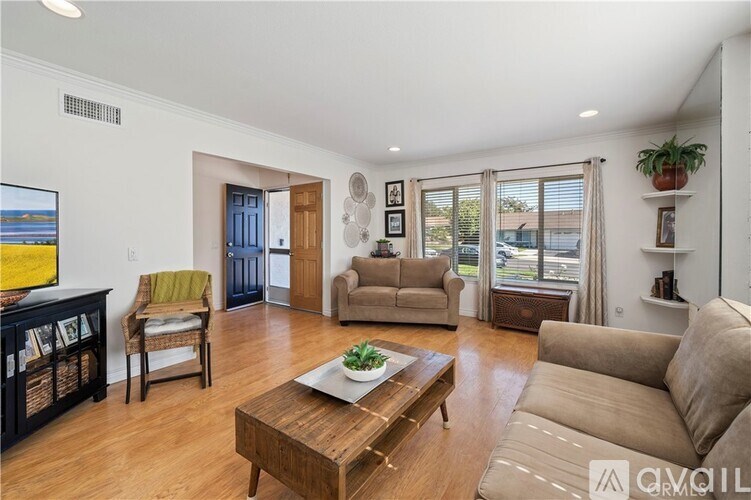 Source URL: https://prod-avail.s3.amazonaws.com/public_images/34145050/listing/OC22081275_11_0.jpg