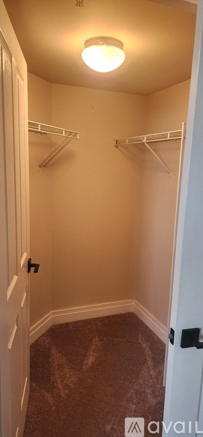 Source URL: https://prod-avail.s3.amazonaws.com/public_images/34779018/listing/20230330_113757.jpg