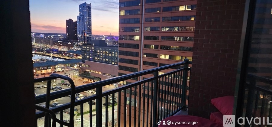 Source URL: https://prod-avail.s3.amazonaws.com/public_images/34669424/listing/b93a70d22329d55244c4e17287ce5150_1.jpeg