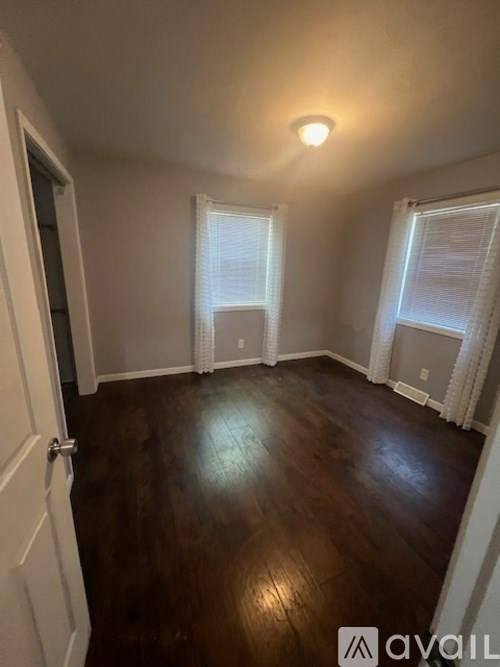 Source URL: https://prod-avail.s3.amazonaws.com/public_images/41501267/listing/IMG_9325_Bdrm_1.jpg