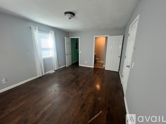 Source URL: https://prod-avail.s3.amazonaws.com/public_images/41501262/listing/IMG_9319_Master_Bdrm.jpg