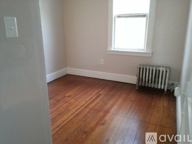 Source URL: https://prod-avail.s3.amazonaws.com/public_images/36297997/listing/2nd_Floor_Bedroom_1.jpg