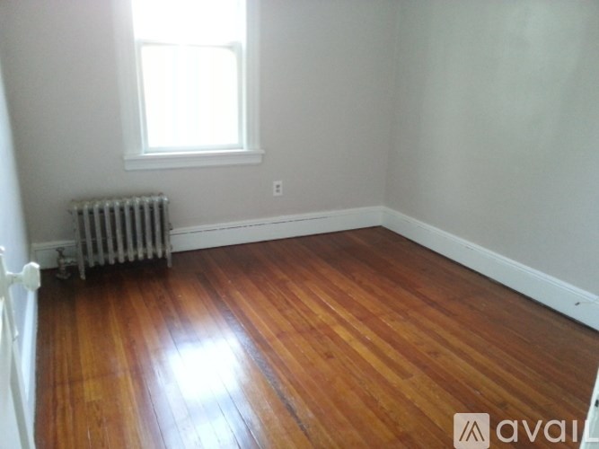 Source URL: https://prod-avail.s3.amazonaws.com/public_images/36297999/listing/2nd_Floor_Bedroom_2.jpg