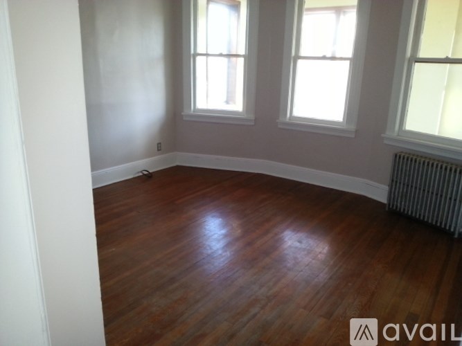 Source URL: https://prod-avail.s3.amazonaws.com/public_images/36297998/listing/2nd_Floor_Bedroom_3.jpg