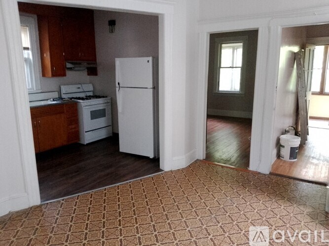 Source URL: https://prod-avail.s3.amazonaws.com/public_images/36298003/listing/2nd_Floor_Ling_Room___Extra_Room.jpg